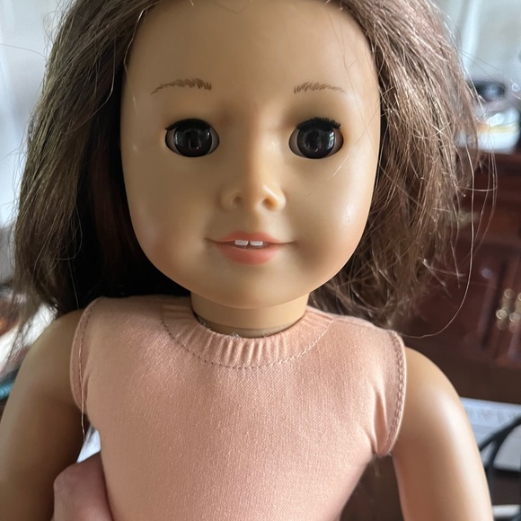 American girl doll - Picture 3 of 4